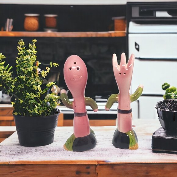 Spoon & Fork Salt and Pepper Shakers - Ceramic - Hand Painted - Picture 5 of 6